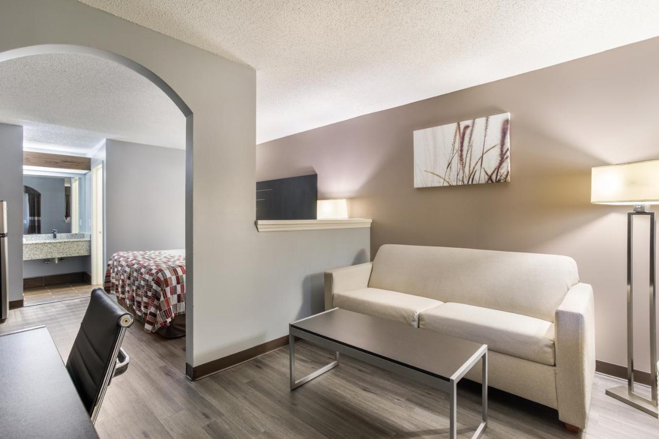 Red Roof Inn & Suites Athens, Al Luaran gambar