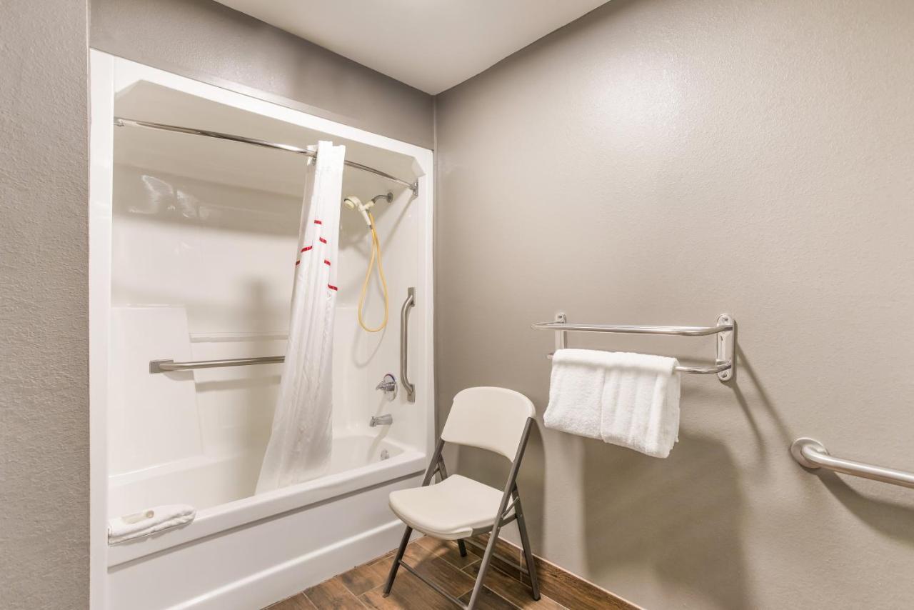 Red Roof Inn & Suites Athens, Al Luaran gambar