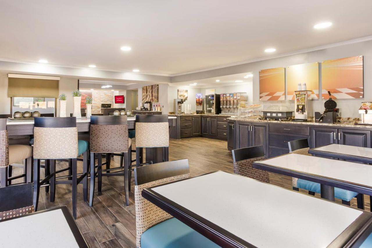 Red Roof Inn & Suites Athens, Al Luaran gambar