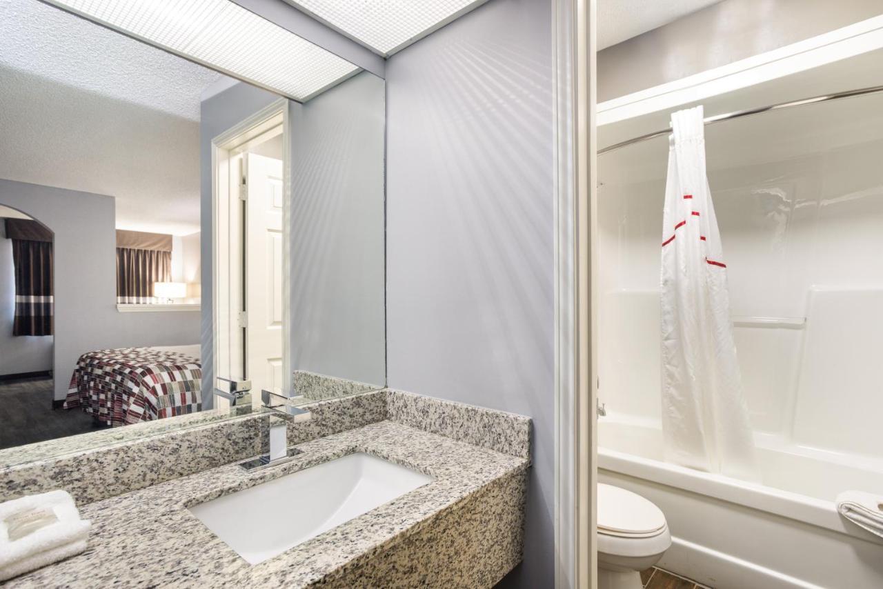 Red Roof Inn & Suites Athens, Al Luaran gambar